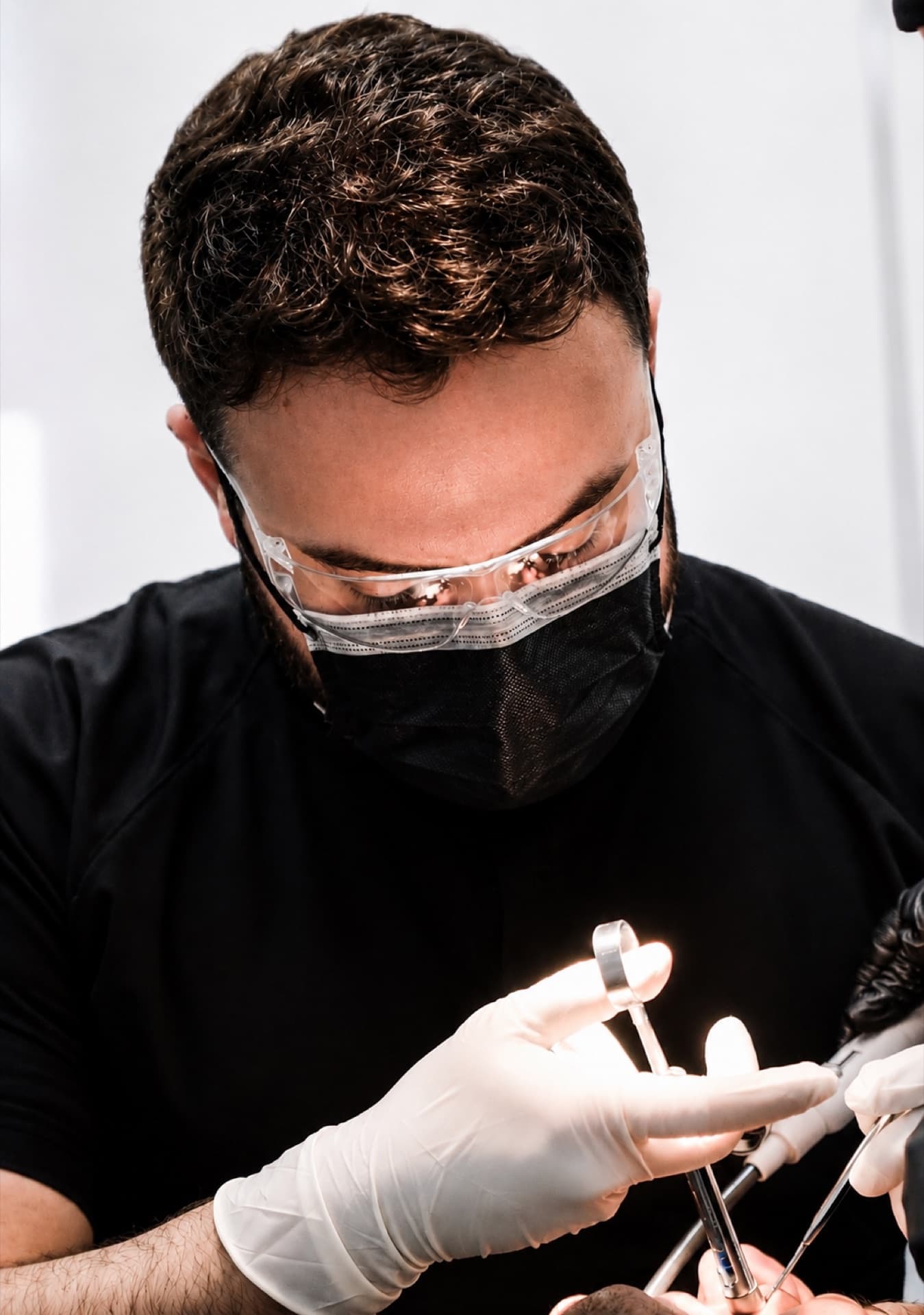 Dr. Gasper Bendo — Chirurgo implantologico